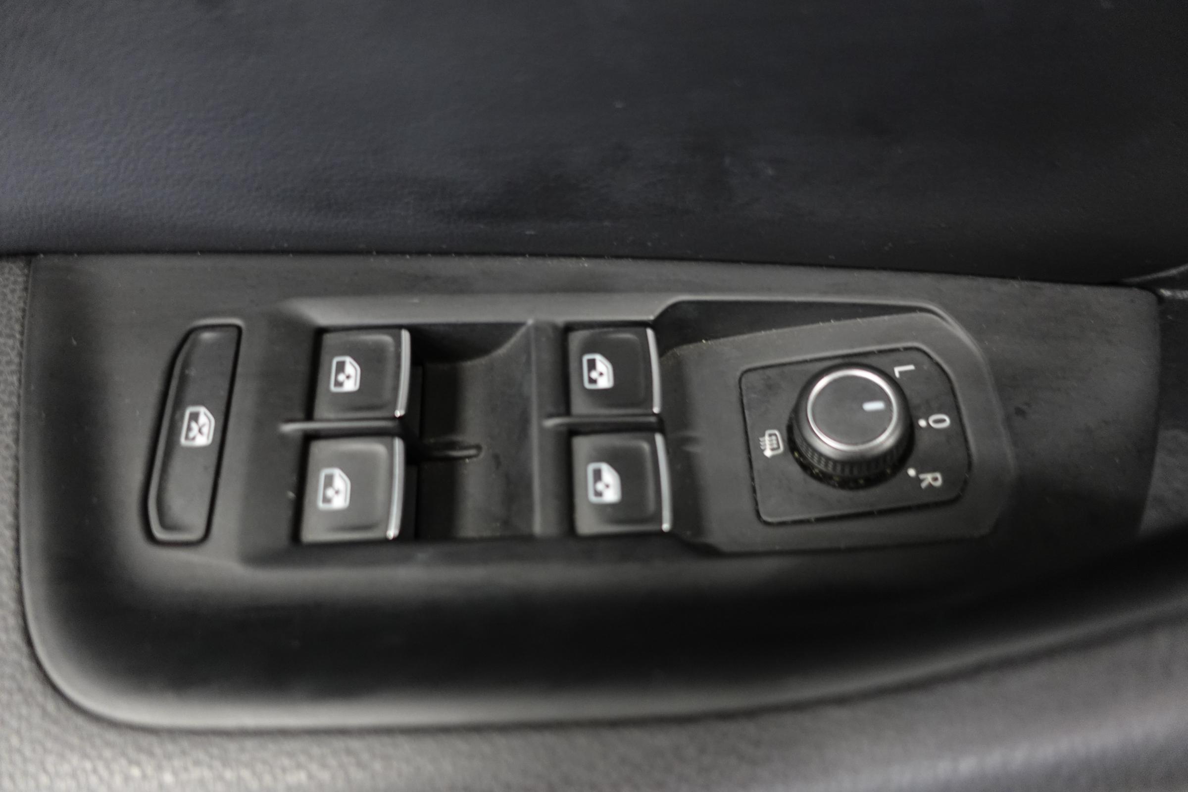 Volkswagen Passat, 2018 - pohled č. 14