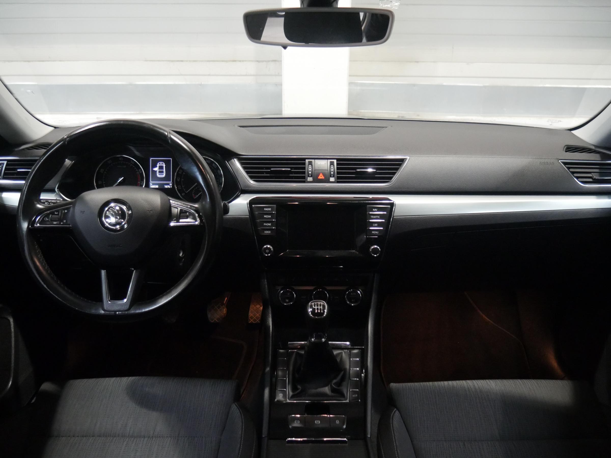 Škoda Superb III, 2015 - pohled č. 8