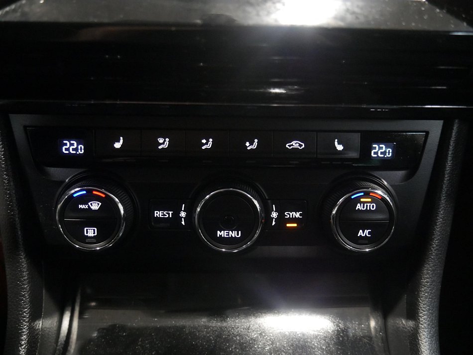 Škoda Superb III 1.4 TSI 