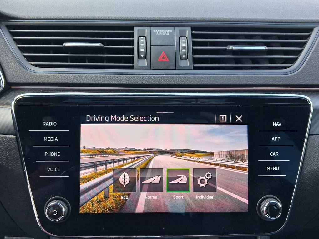 Škoda Superb III 1.5 TSi SportLine