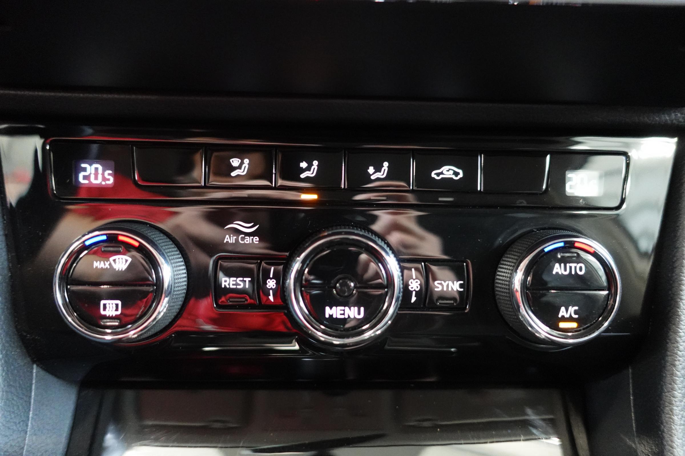 Škoda Superb III, 2018 - pohled č. 19