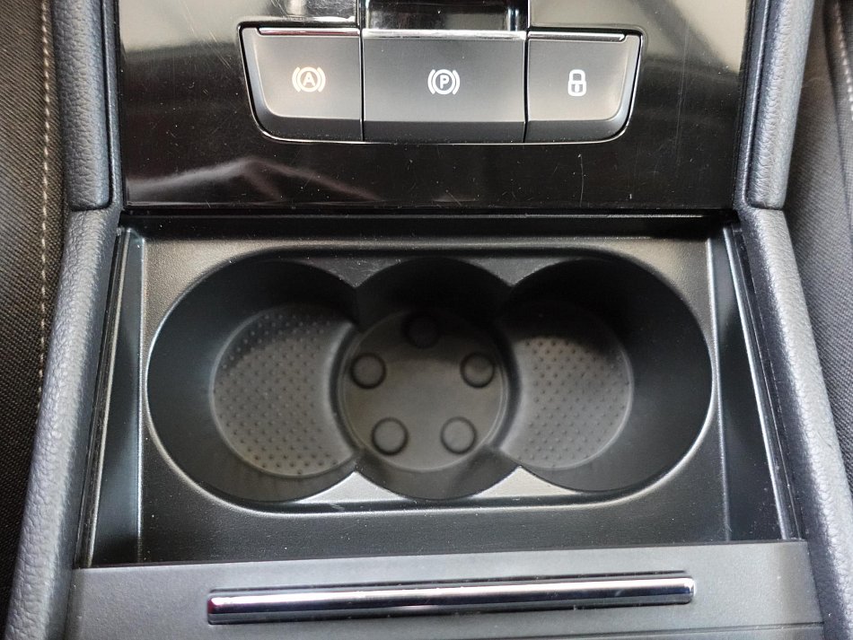 Škoda Superb III 2.0TDi Ambition