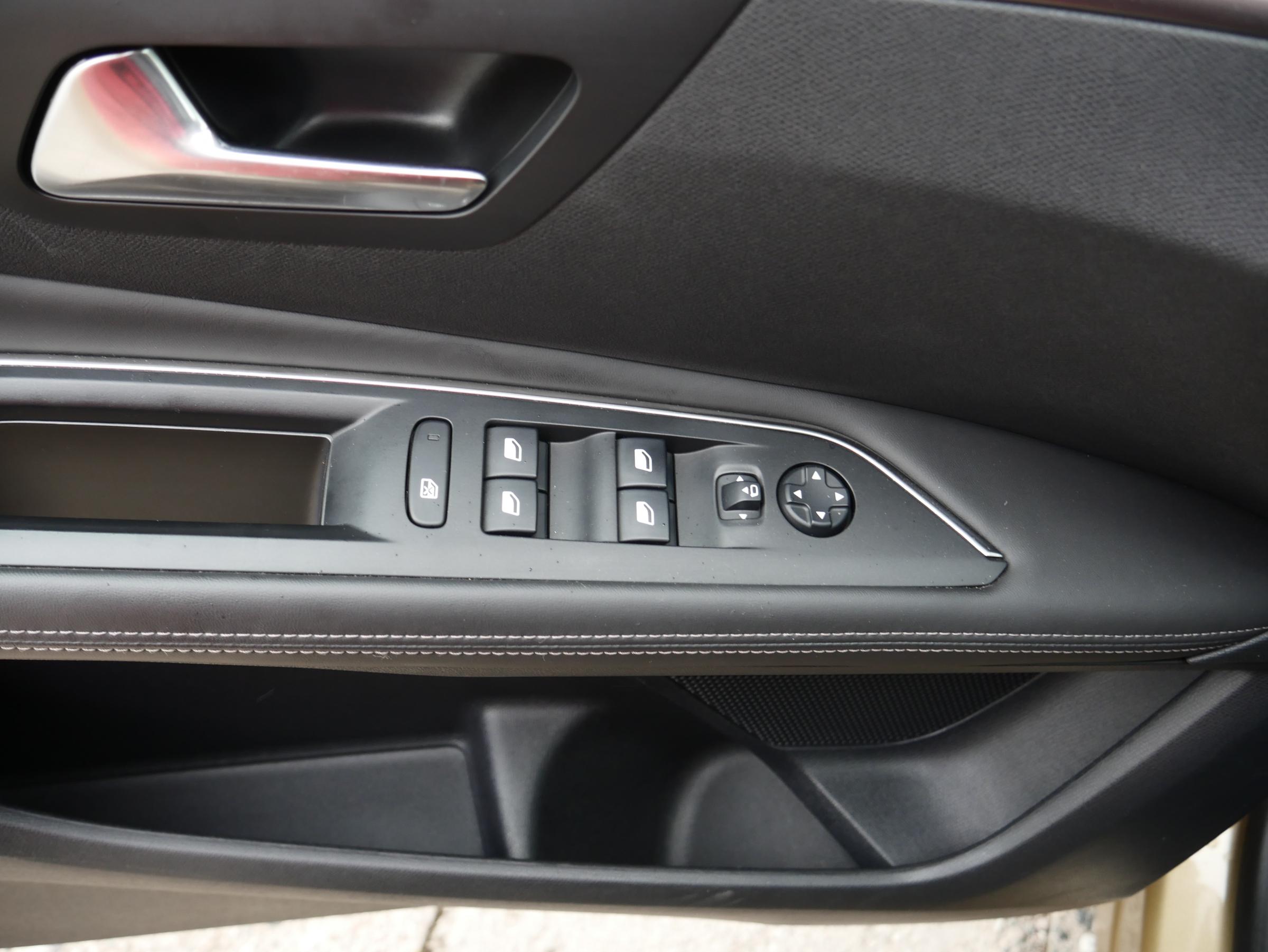 Peugeot 3008, 2017 - pohled č. 17