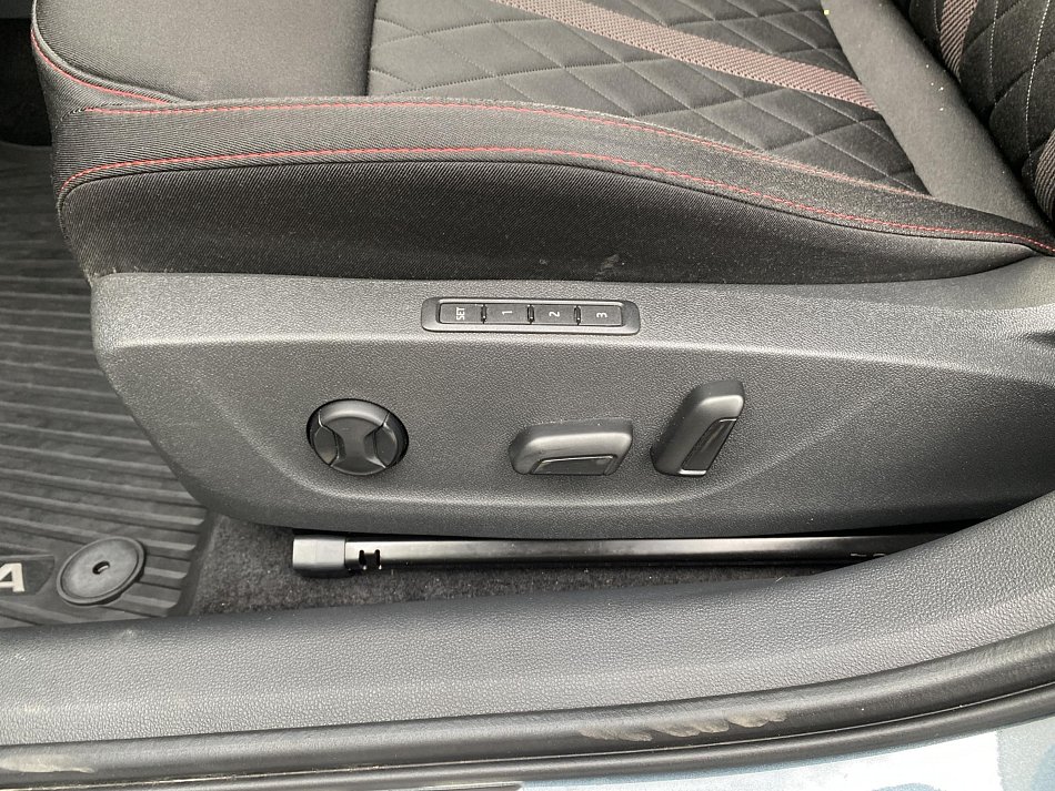 Škoda Octavia IV 2.0 TDi RS 4x4