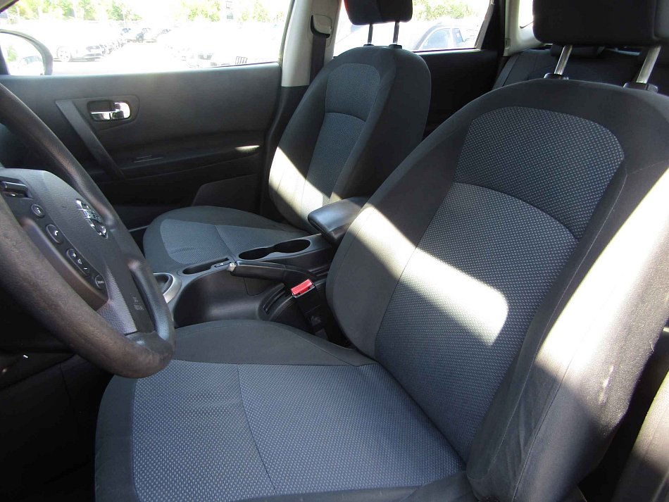 Nissan Qashqai 1.6i 
