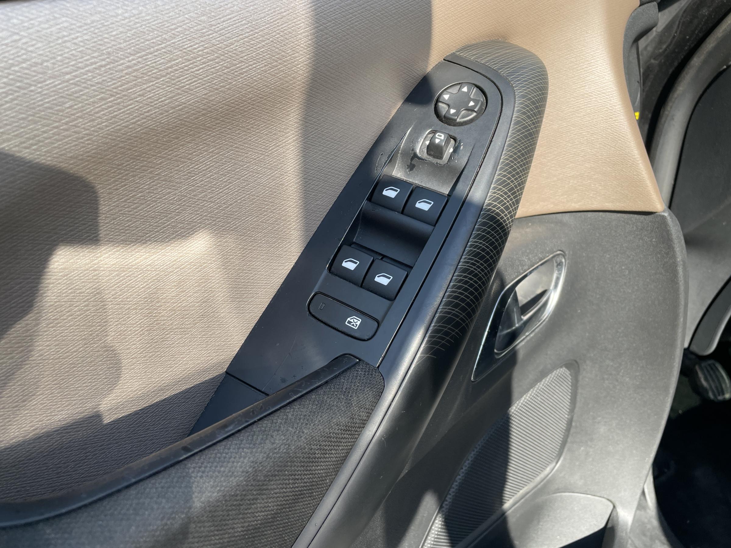 Citroën C4 Picasso, 2013 - pohled č. 20