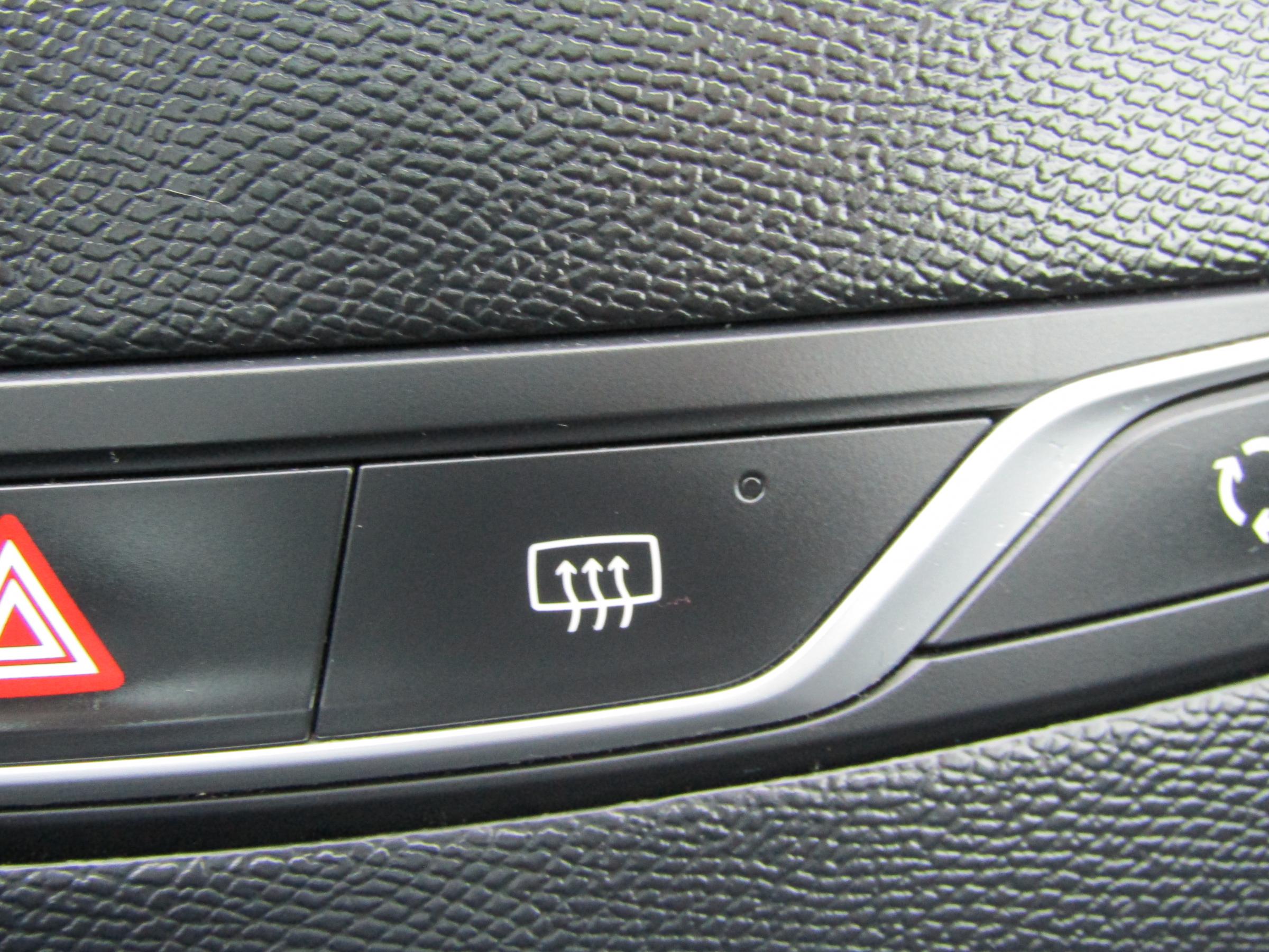 Peugeot 308, 2015 - pohled č. 19