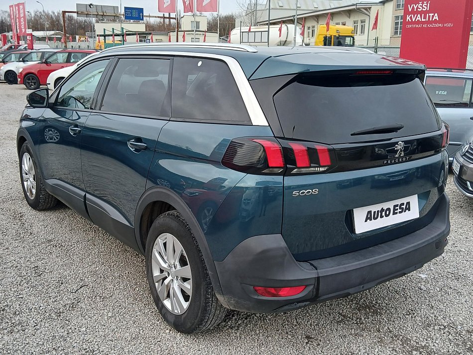 Peugeot 5008 1.2PT 