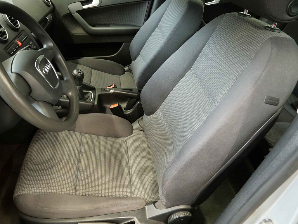 Audi A3 1.6i 