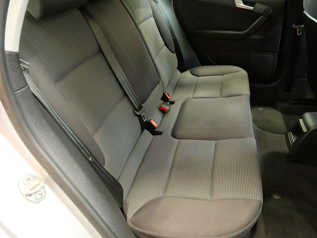Audi A3 1.6i 