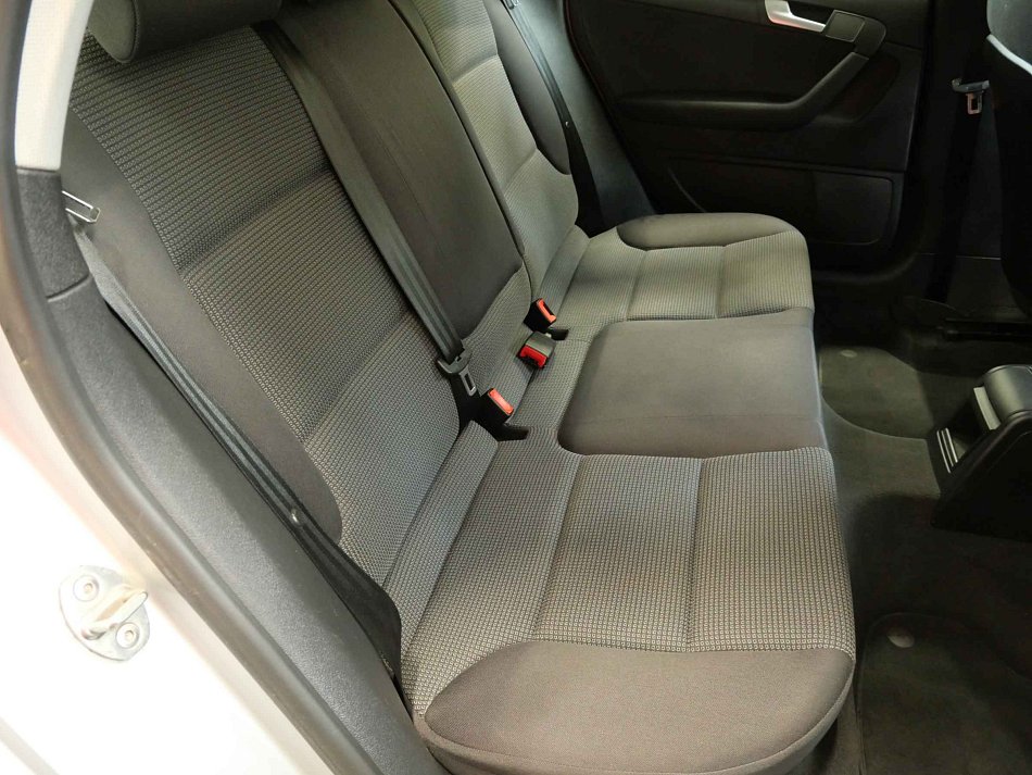 Audi A3 1.6i 