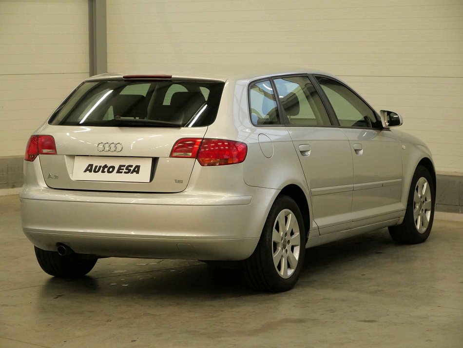 Audi A3 1.6i 