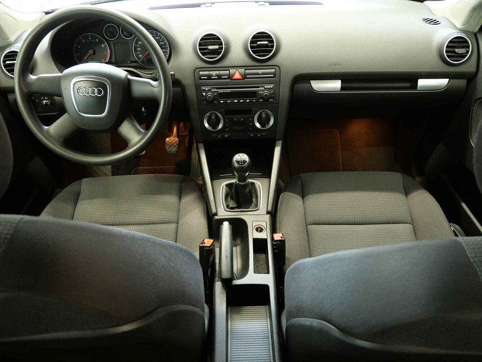 Audi A3 1.6i 