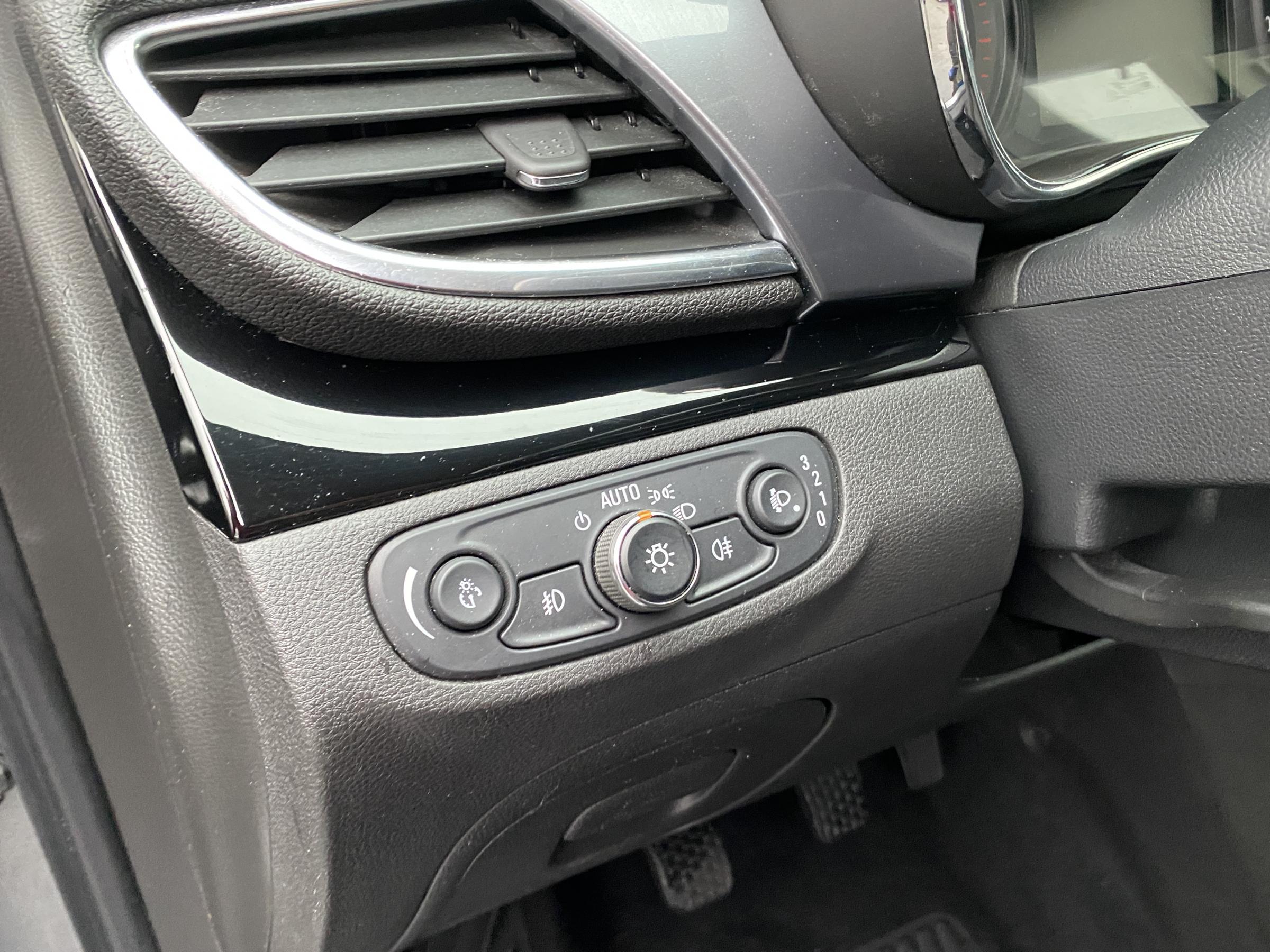 Opel Mokka, 2017 - pohled č. 15