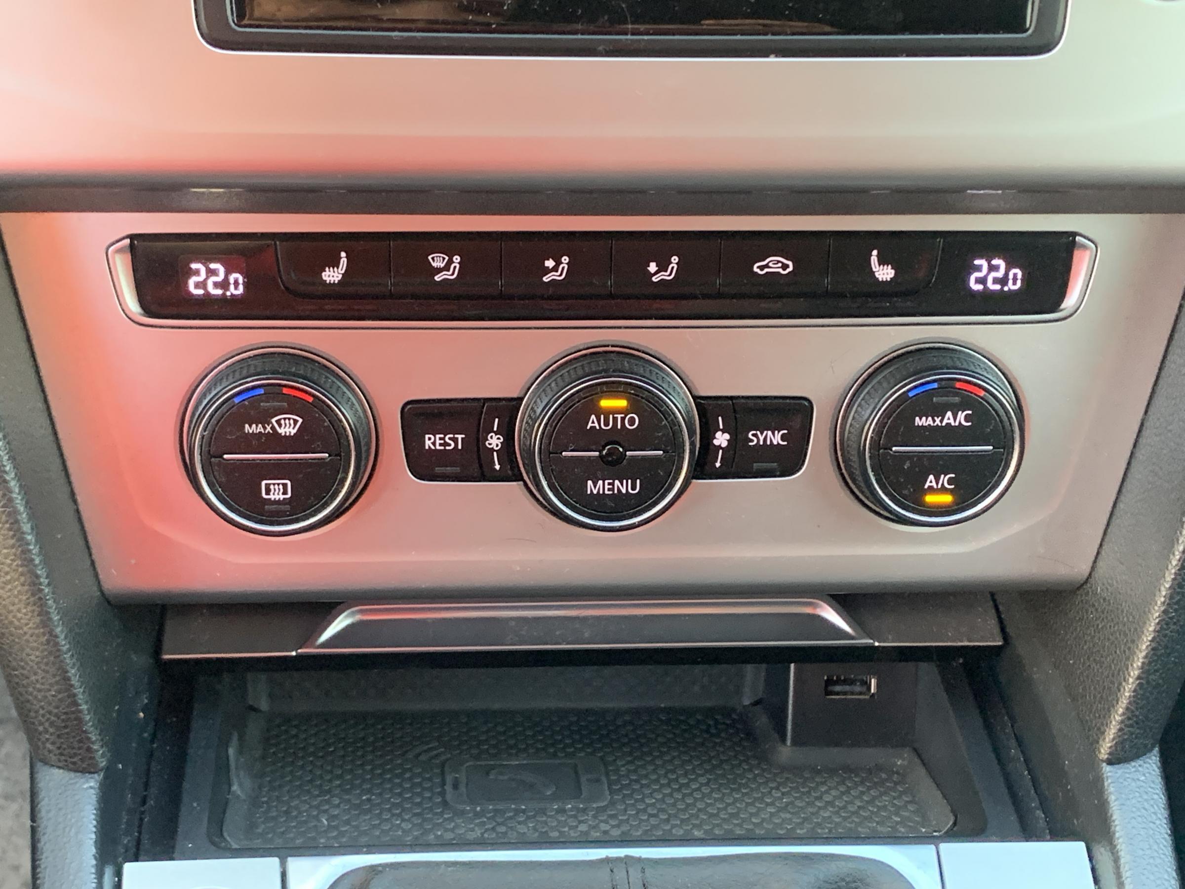 Volkswagen Passat, 2015 - pohled č. 18