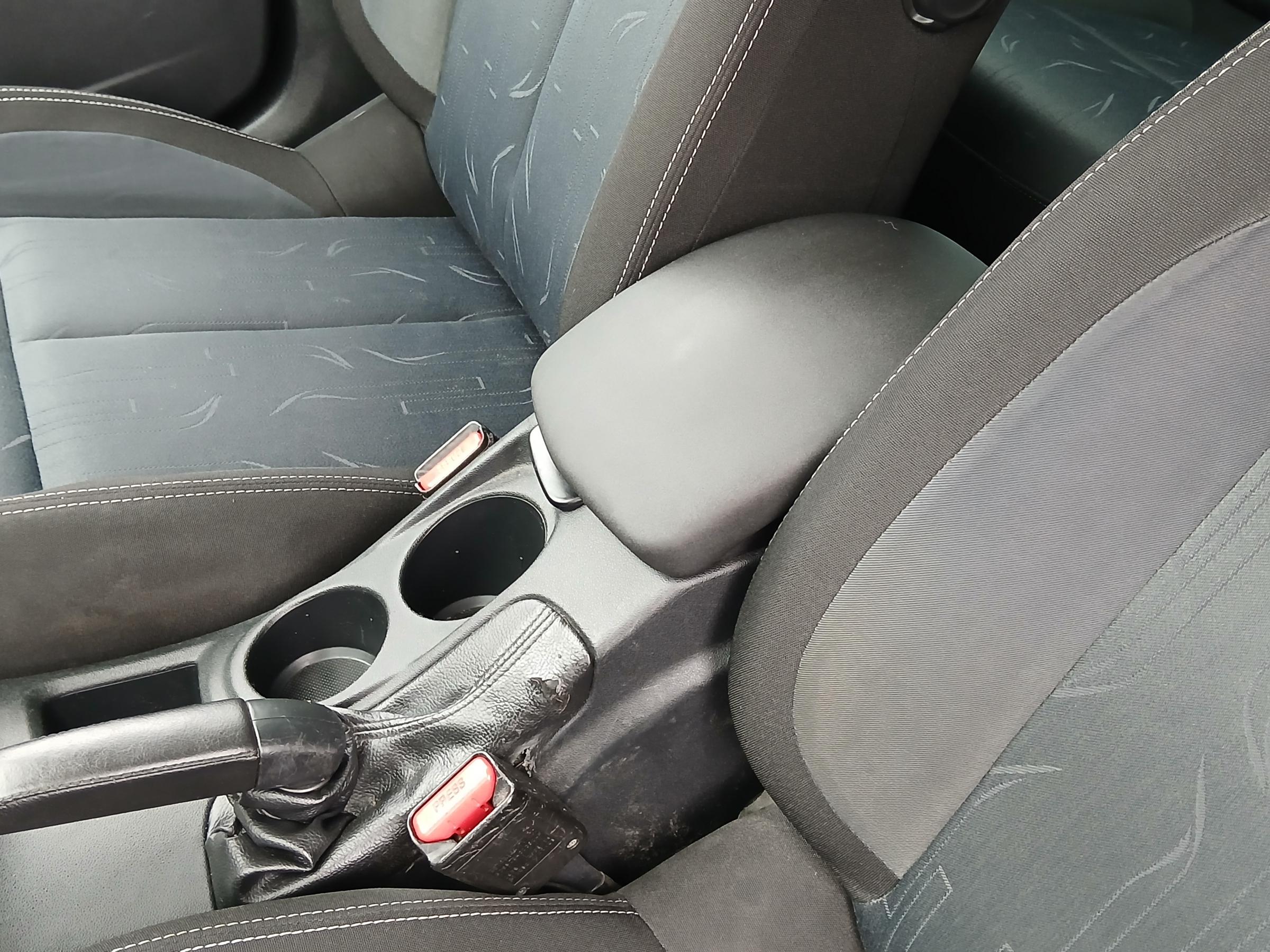 Citroën C4, 2011 - pohled č. 17