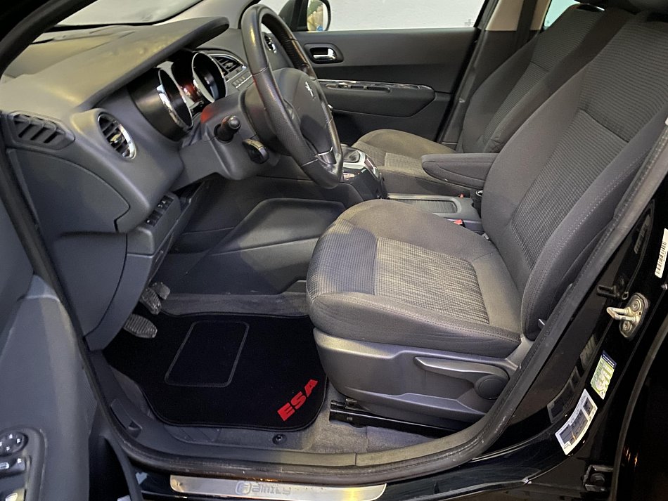 Peugeot 5008 2.0 HDi 