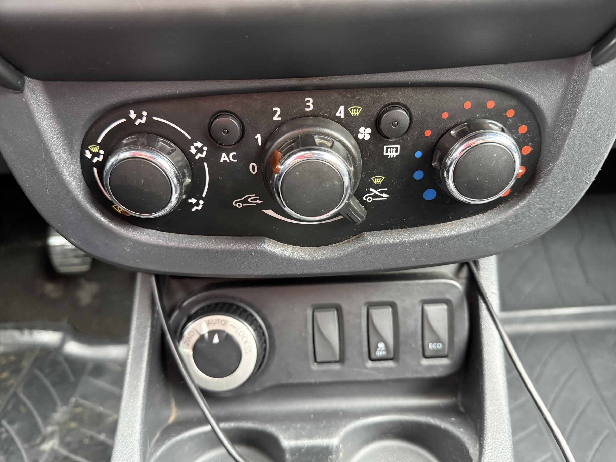 Dacia Duster, 2014 - pohled č. 16