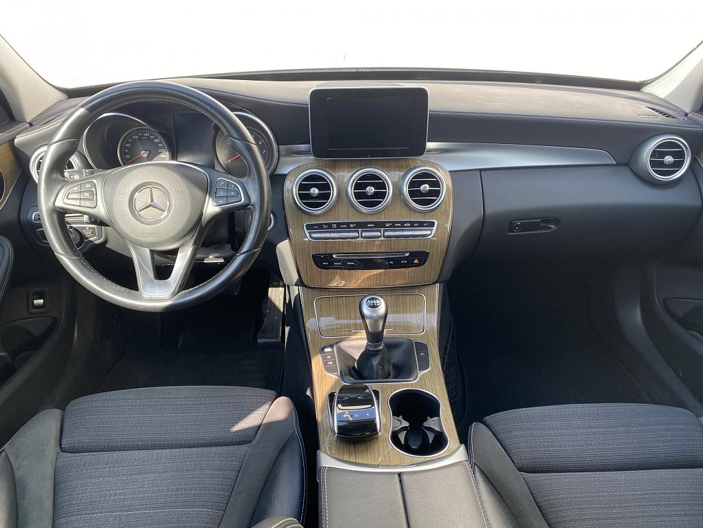 Mercedes-Benz Třída C 1.6 Exclusive C180