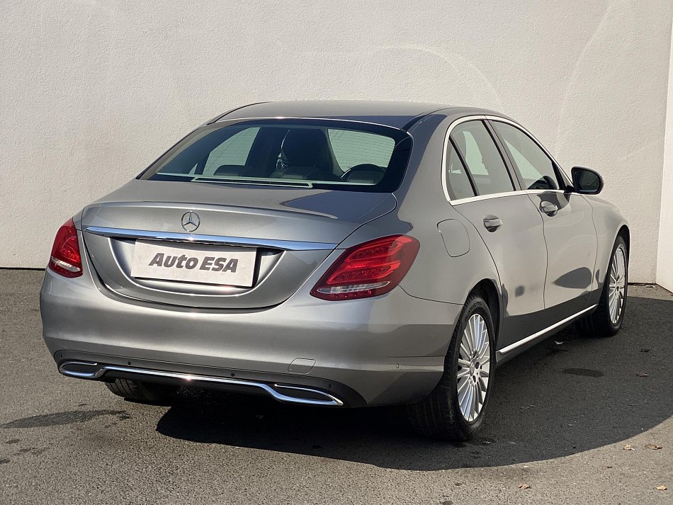 Mercedes-Benz Třída C 1.6 Exclusive C180