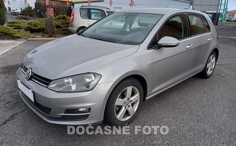 Volkswagen Golf 1.2TSI 