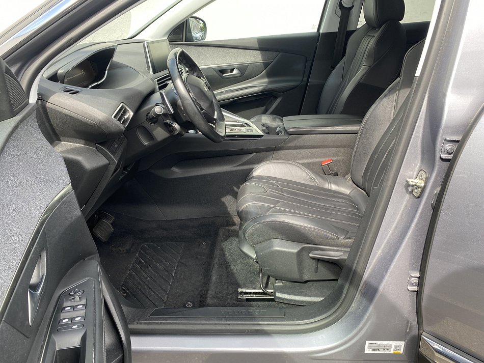 Peugeot 3008 1.2PT Allure