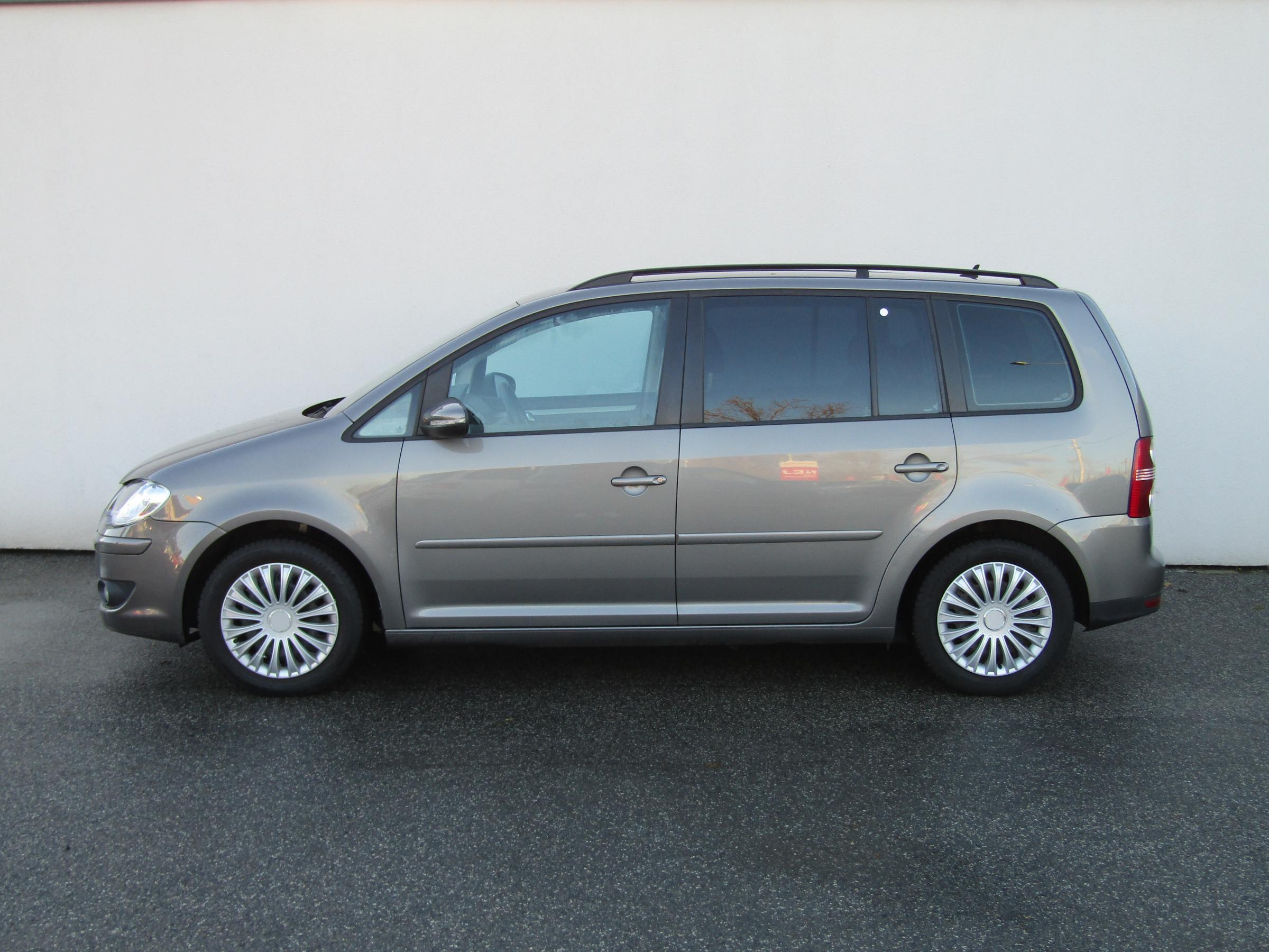 Volkswagen Touran, 2010 - pohled č. 4