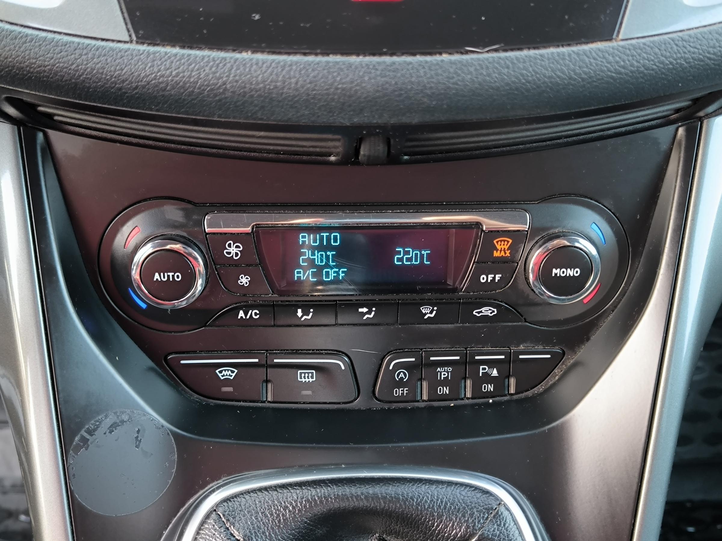 Ford C-MAX, 2012 - pohled č. 15