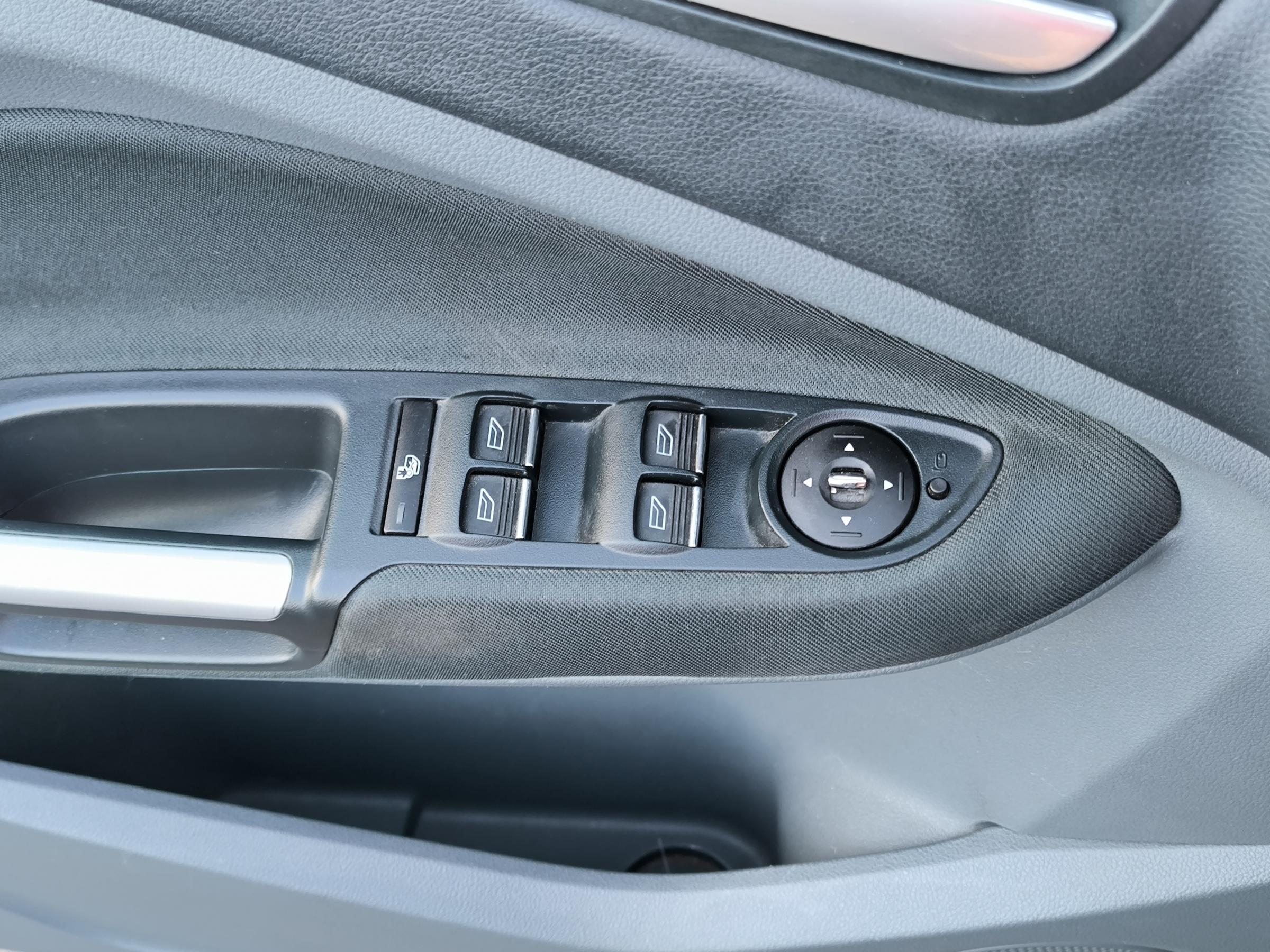 Ford C-MAX, 2012 - pohled č. 17