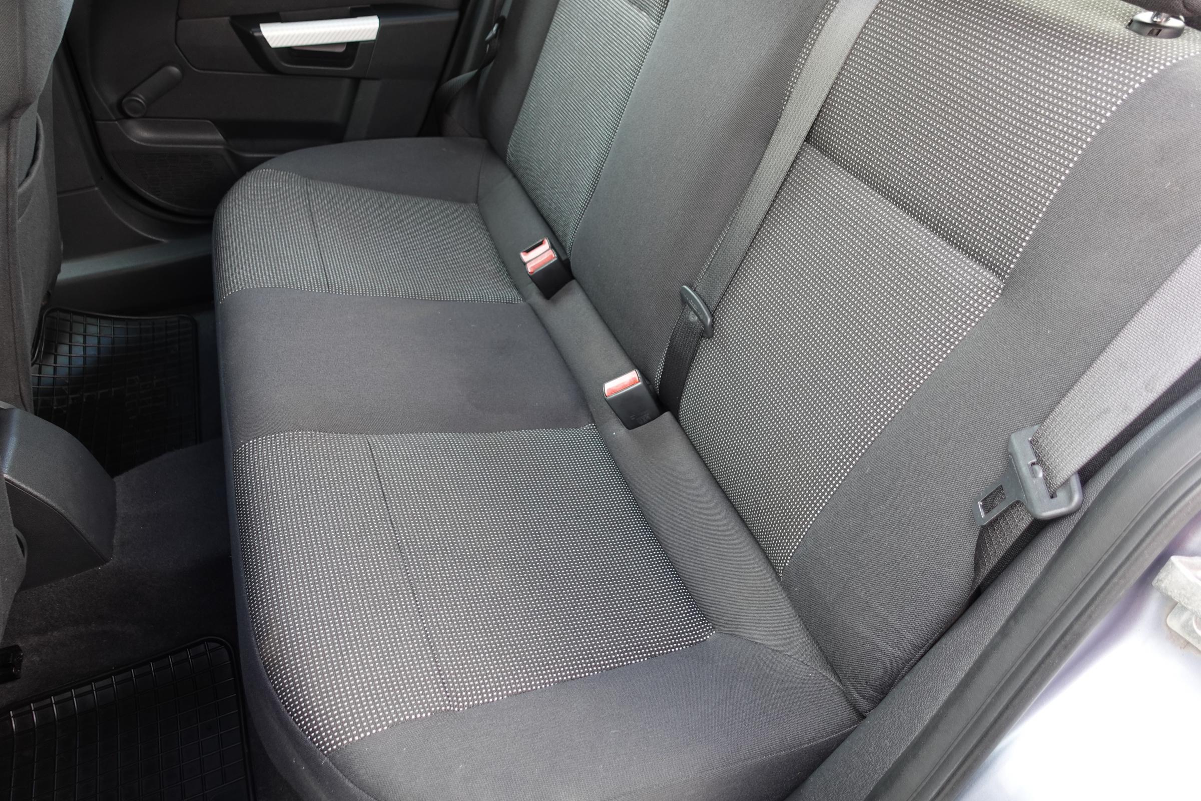 Opel Astra, 2009 - pohled č. 11