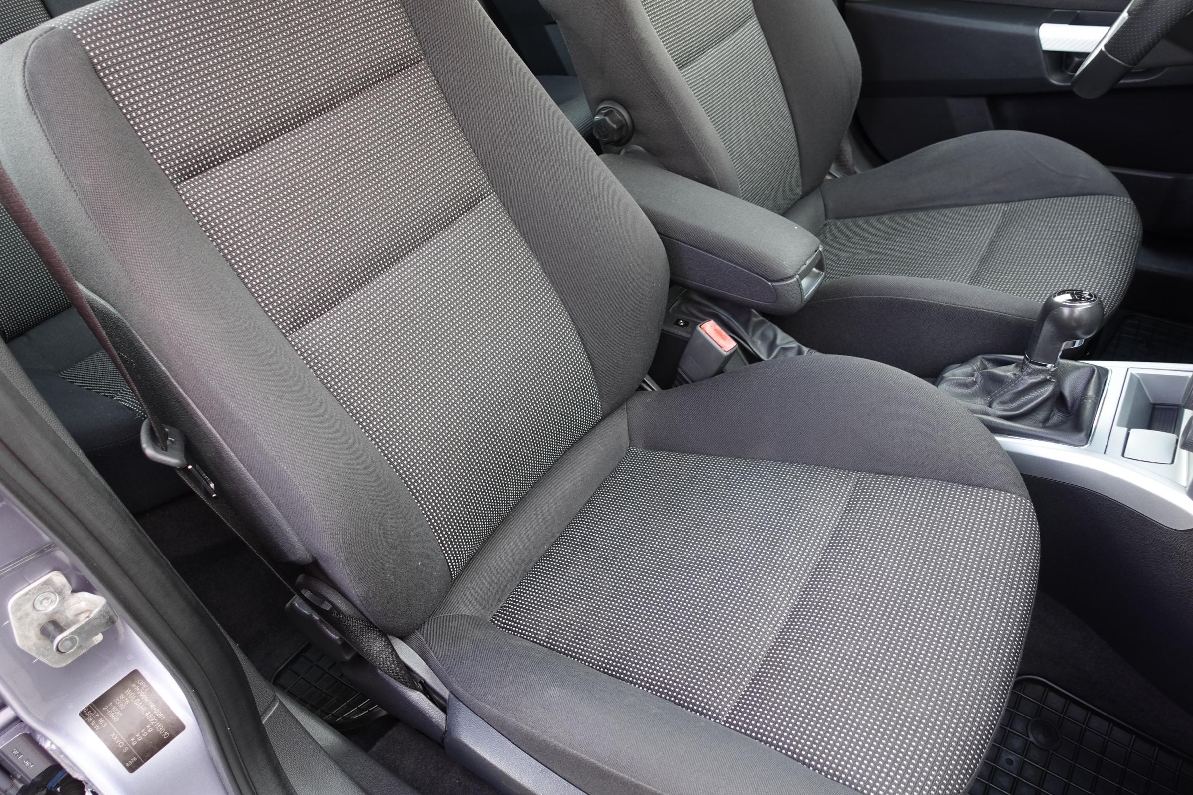 Opel Astra, 2009 - pohled č. 12