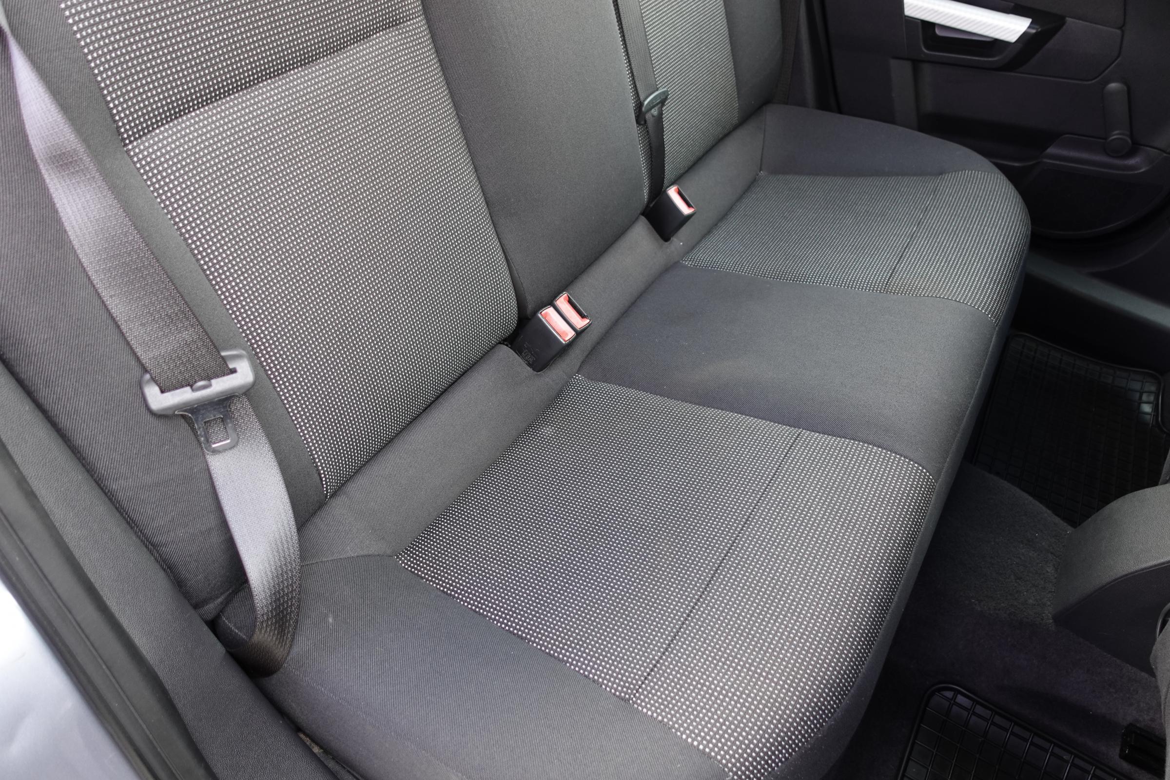 Opel Astra, 2009 - pohled č. 13