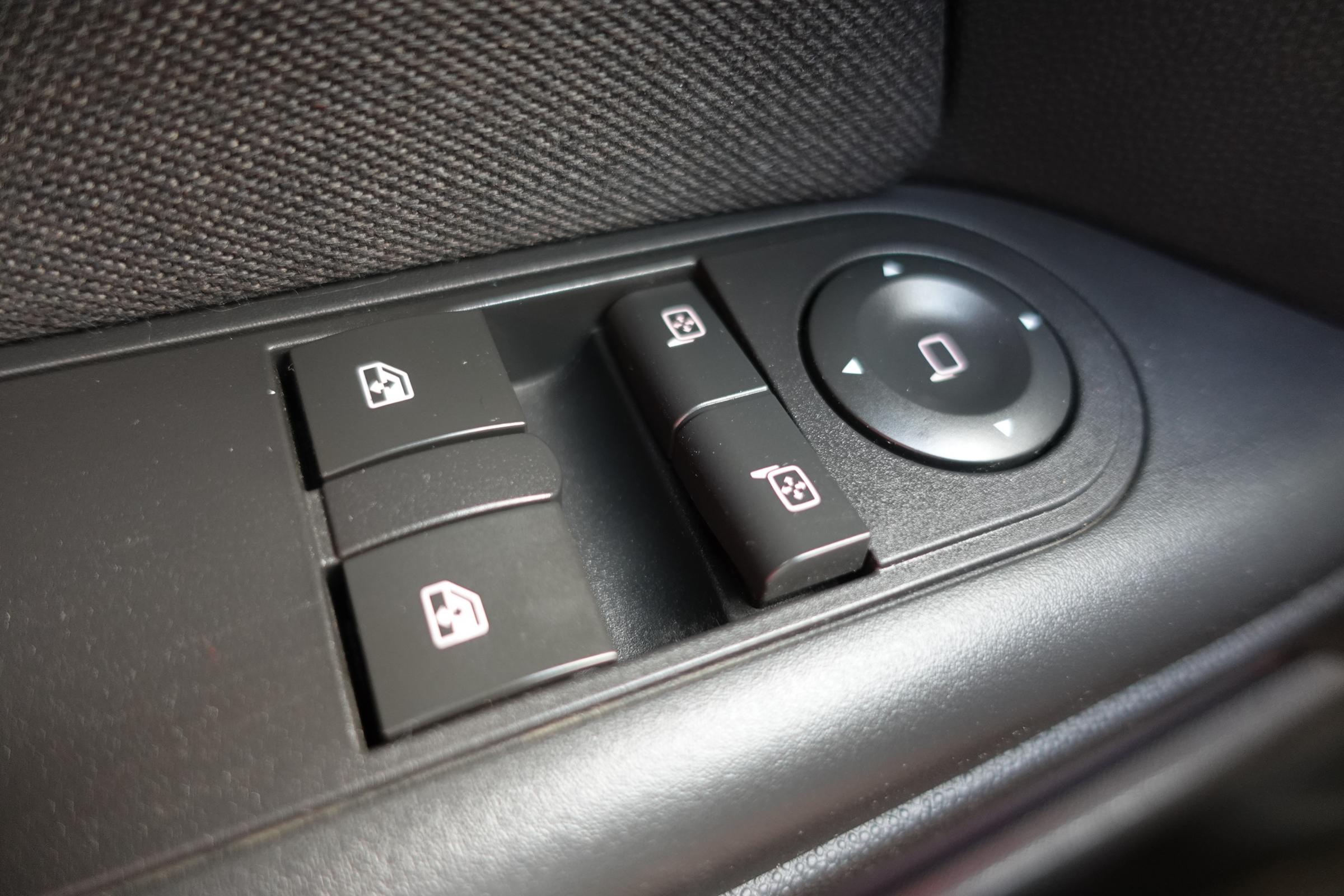 Opel Astra, 2009 - pohled č. 14