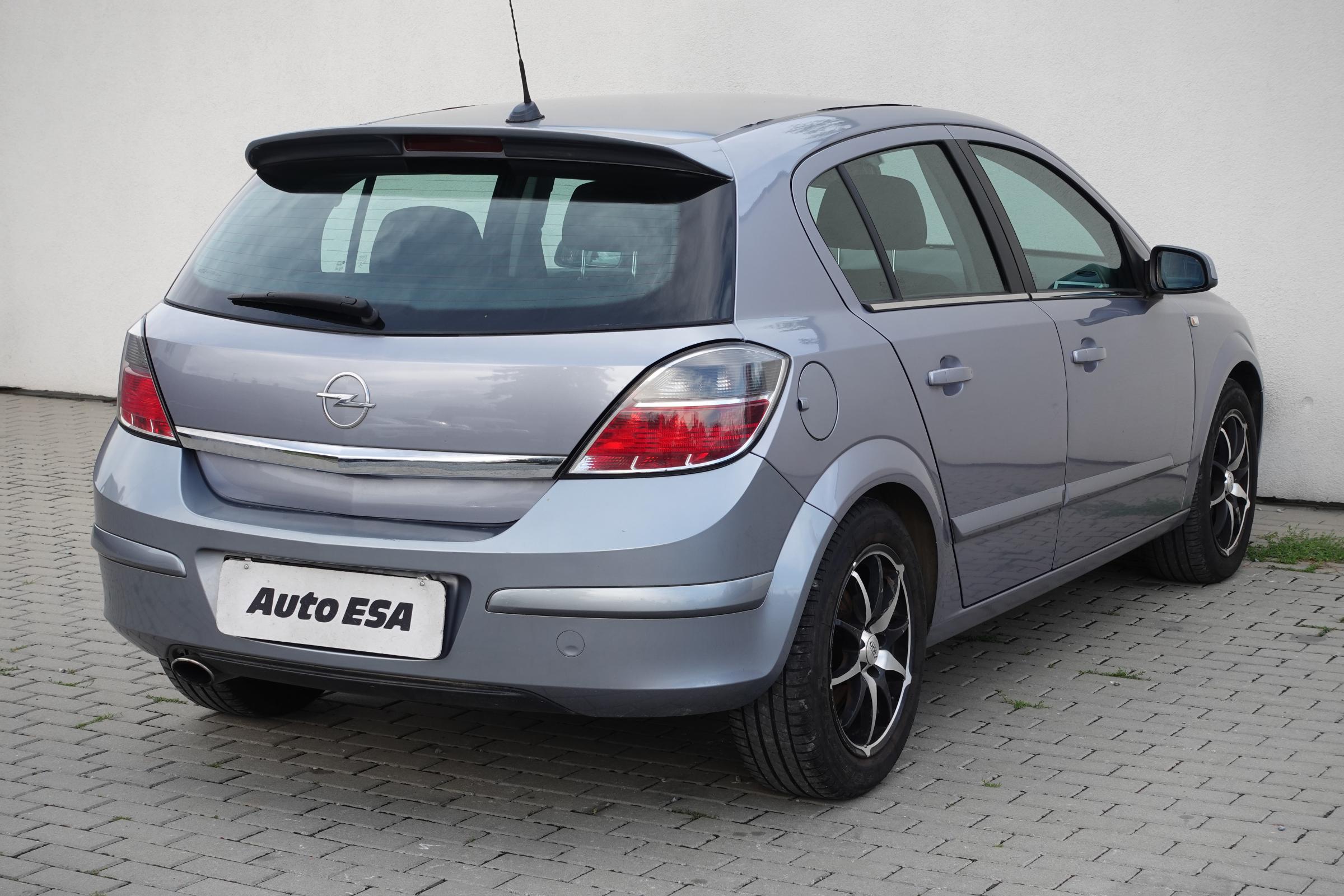 Opel Astra, 2009 - pohled č. 6