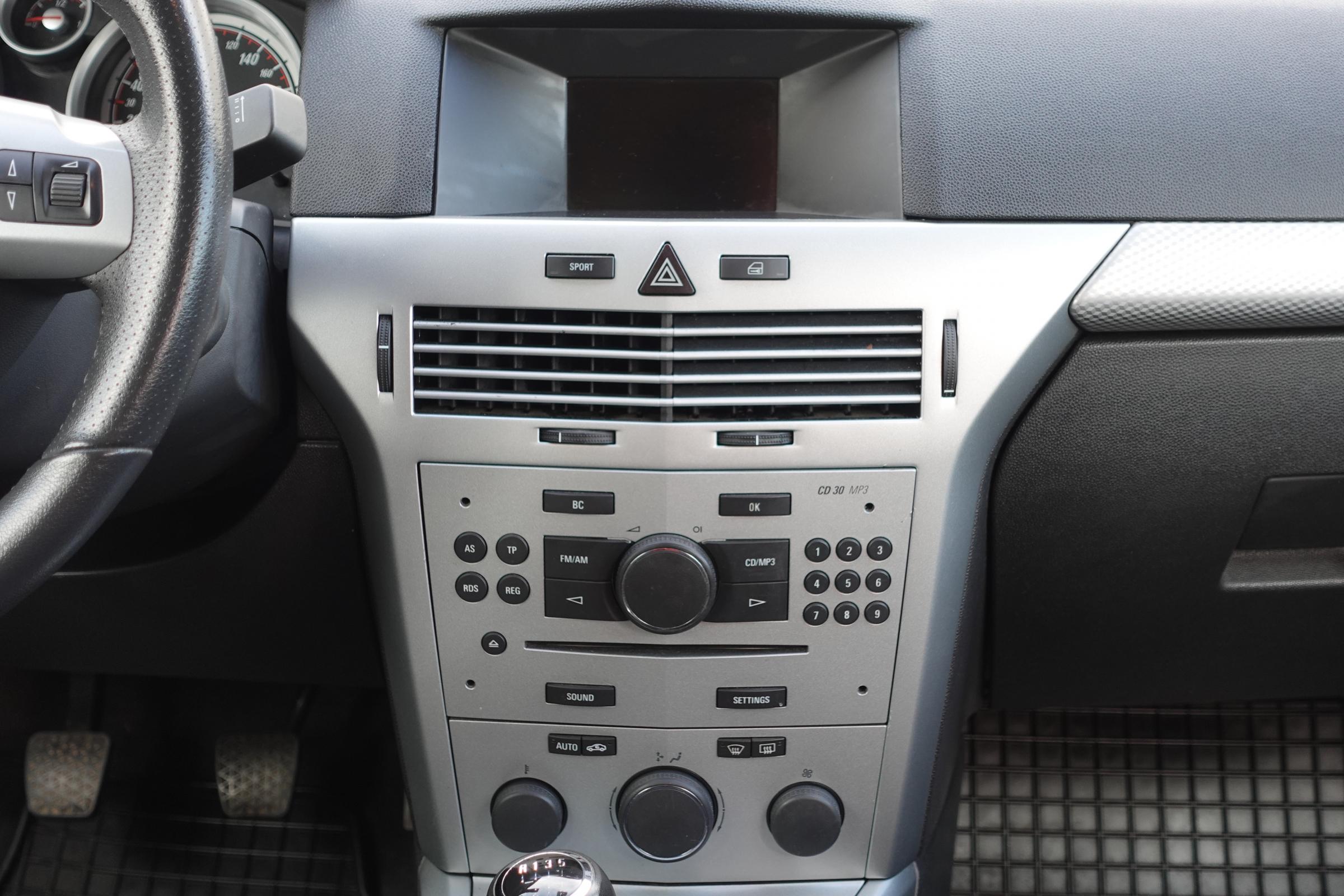 Opel Astra, 2009 - pohled č. 9