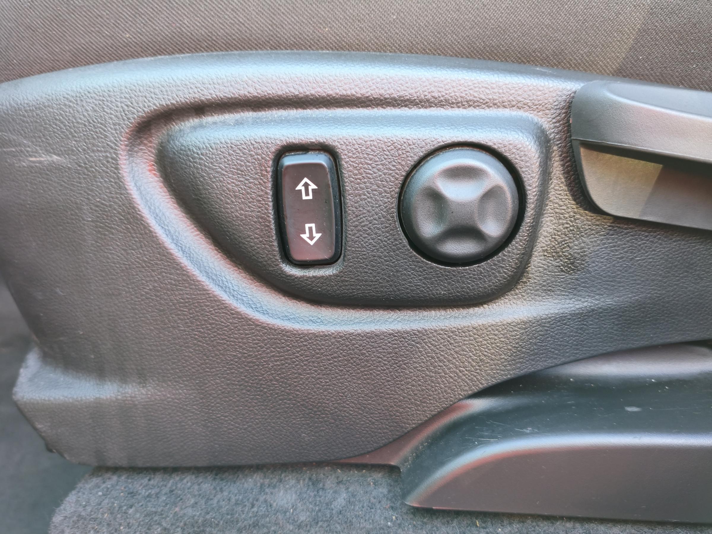 Opel Mokka, 2013 - pohled č. 14