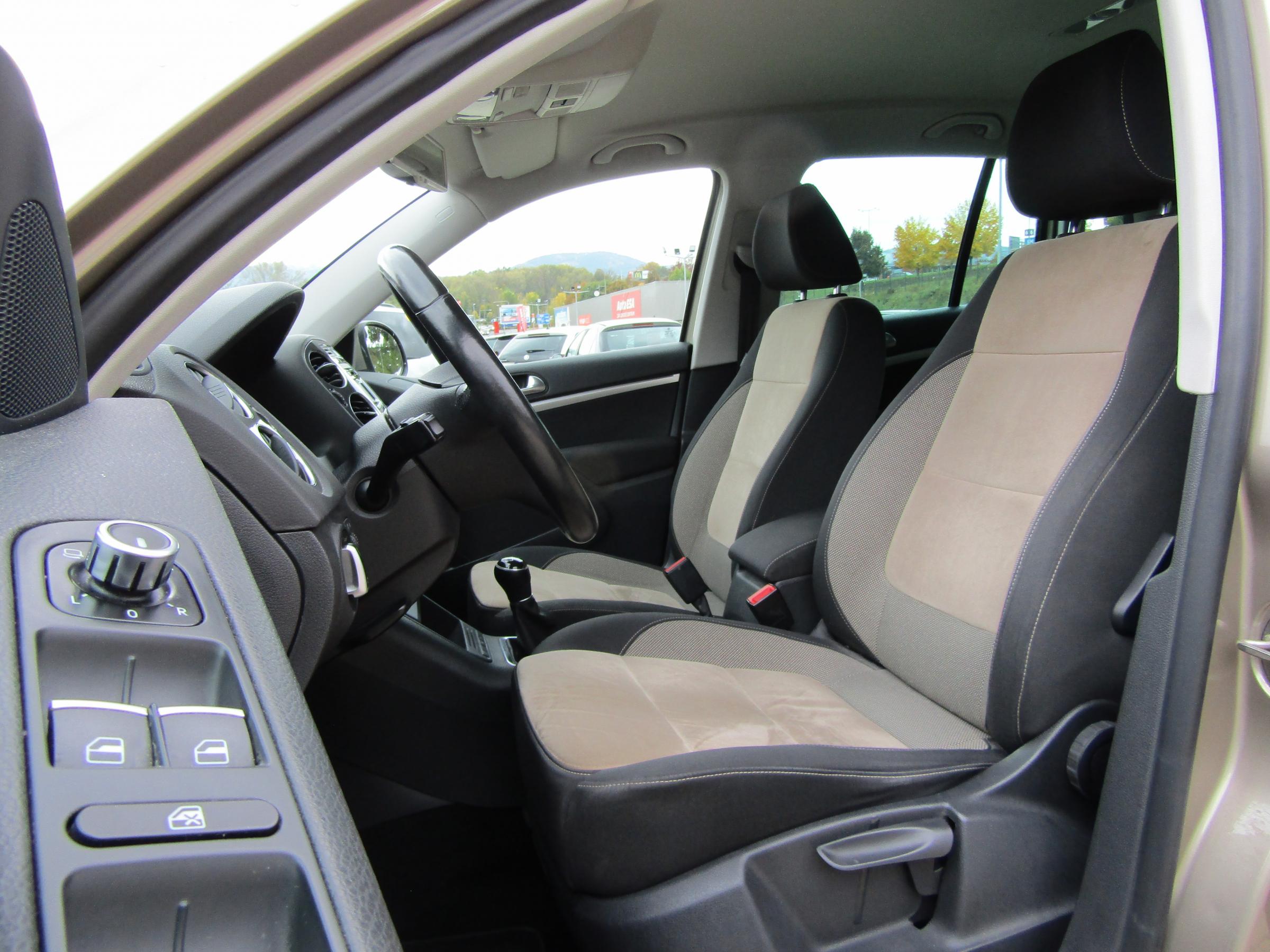 Volkswagen Tiguan, 2012 - pohled č. 9