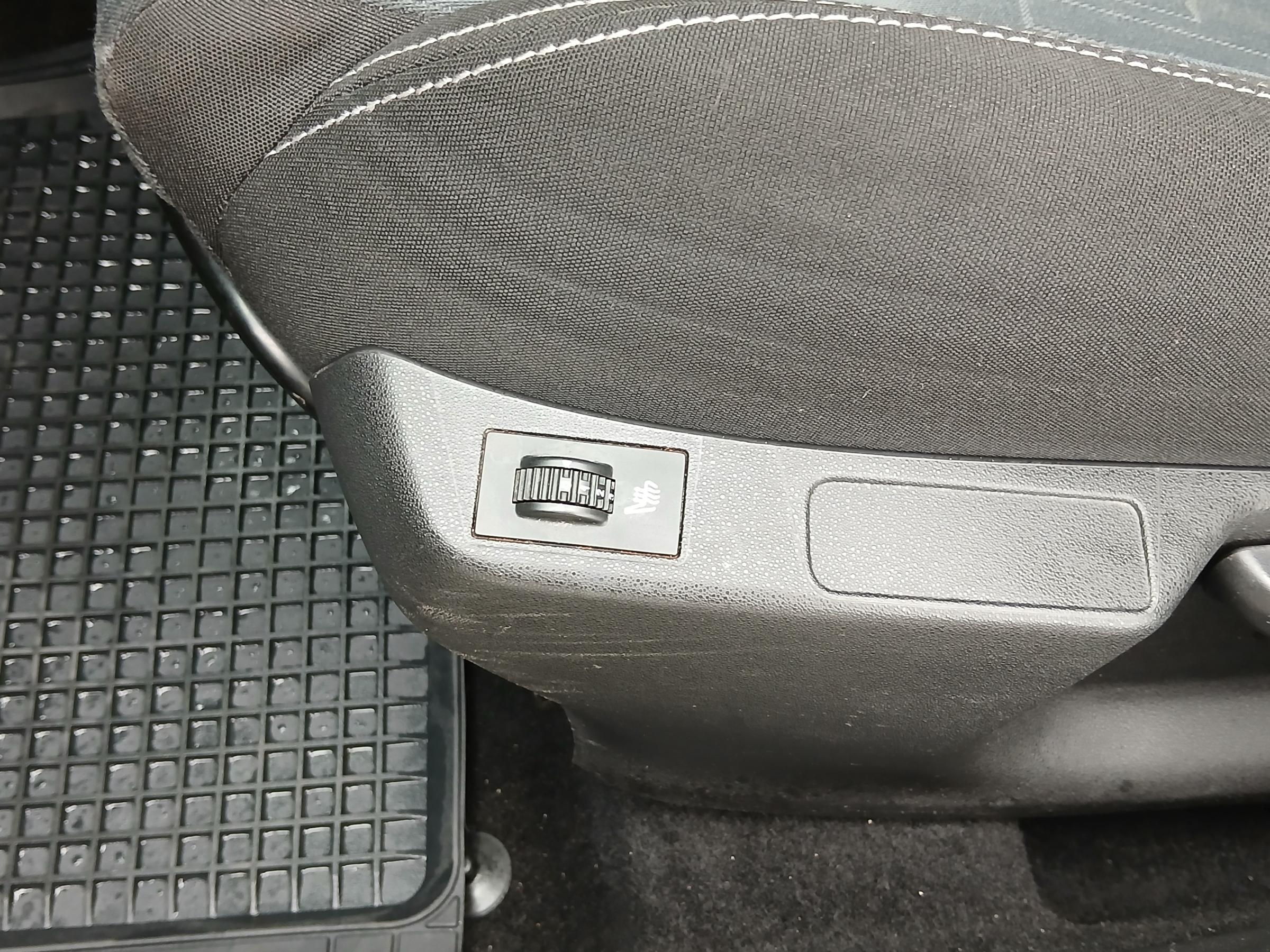 Citroën C4, 2011 - pohled č. 12