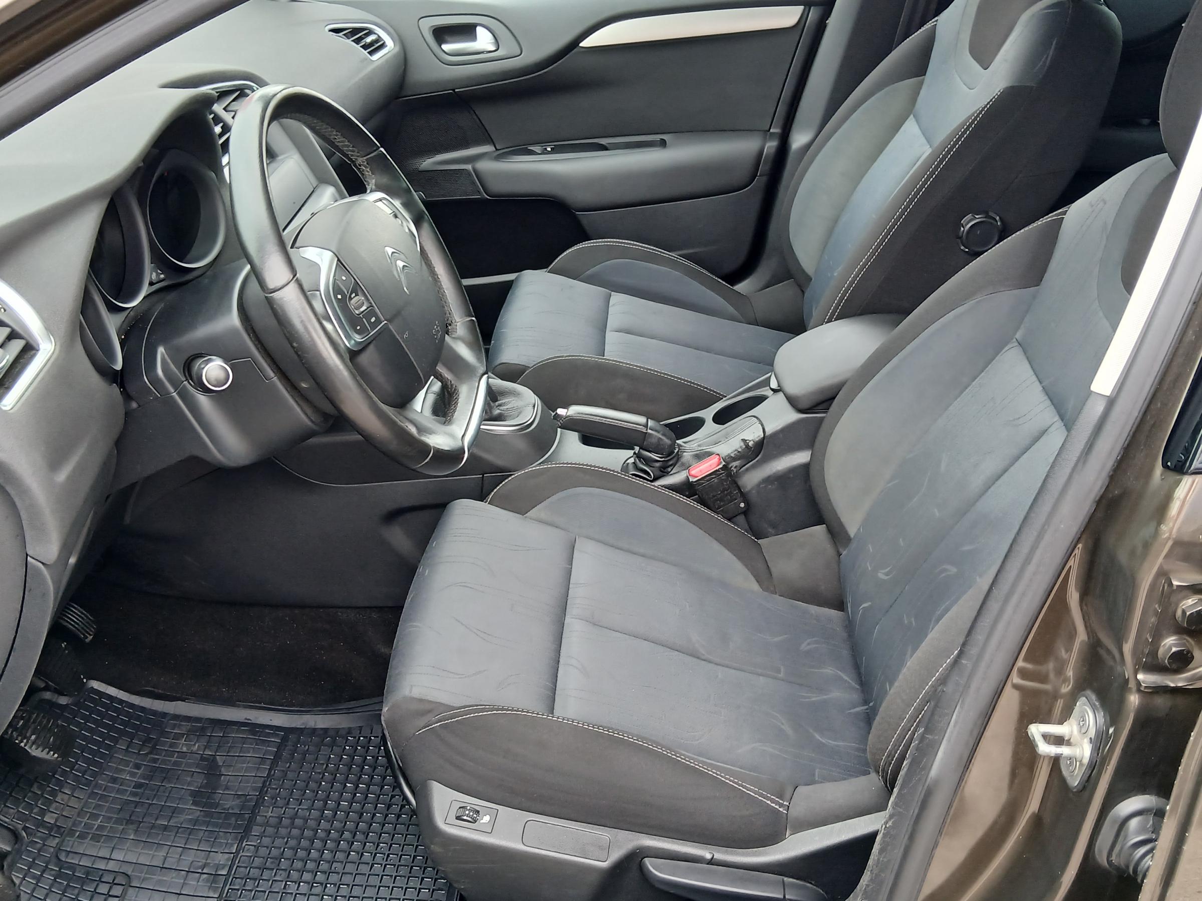 Citroën C4, 2011 - pohled č. 9