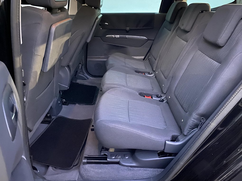 Peugeot 5008 2.0 HDi 