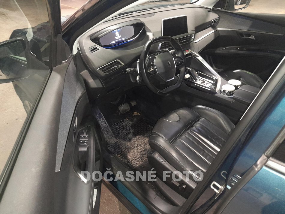 Peugeot 5008 1.5 HDi  4x4, 7míst
