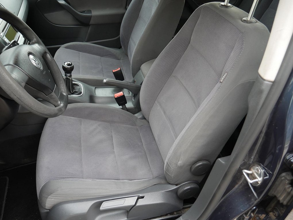 Volkswagen Golf 1.6 i 