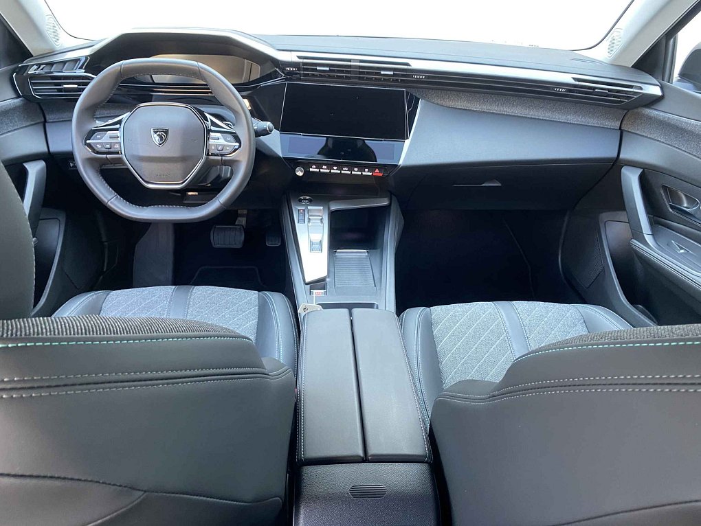 Peugeot 408 1.2PT Allure