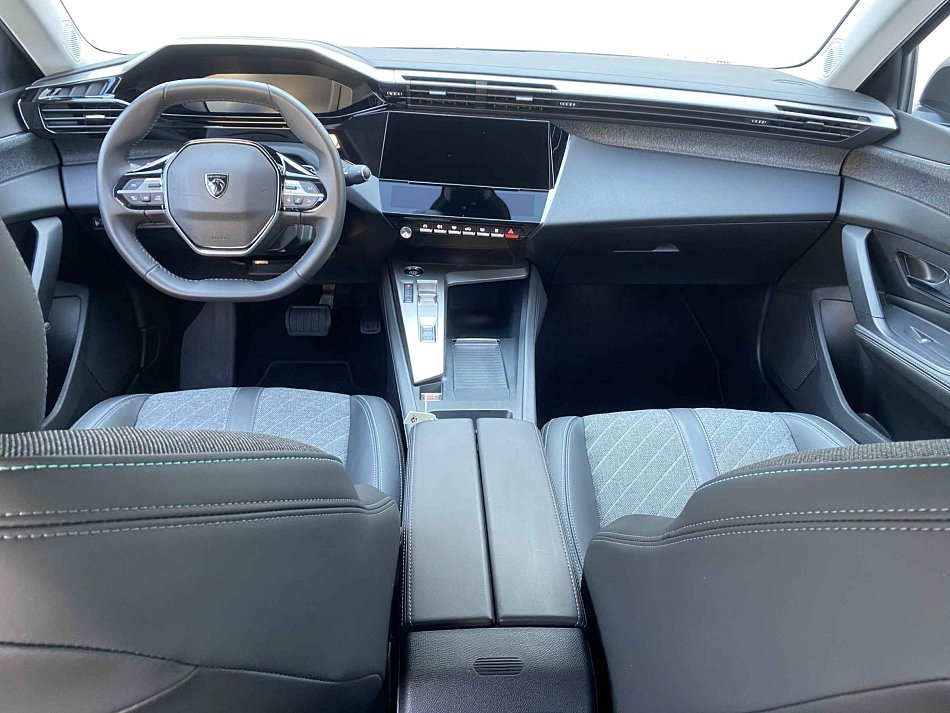 Peugeot 408 1.2PT Allure