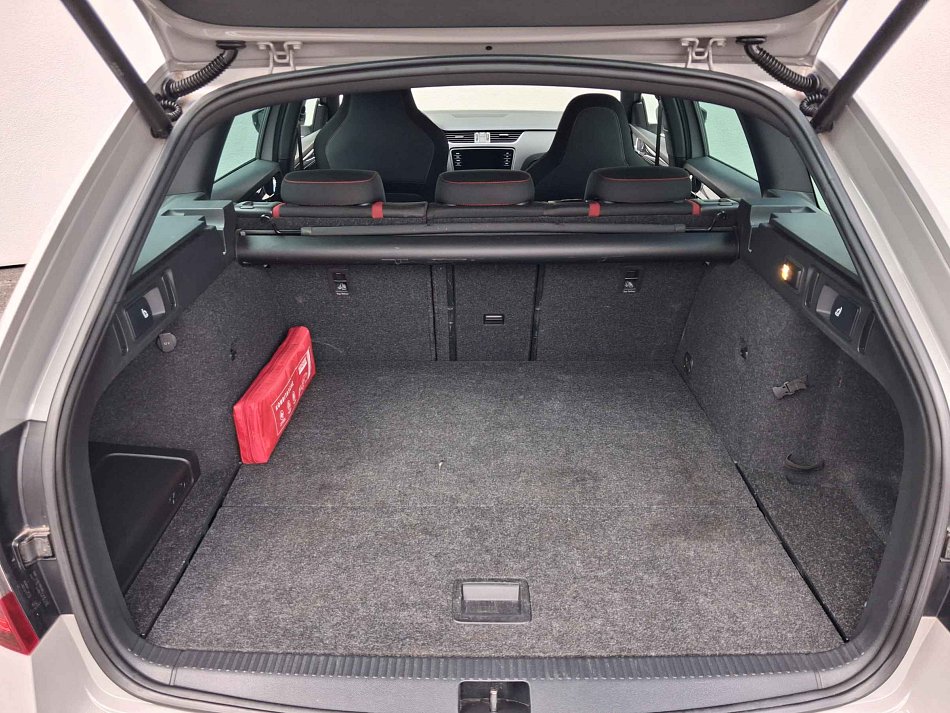Škoda Octavia III 2.0 TSi RS245