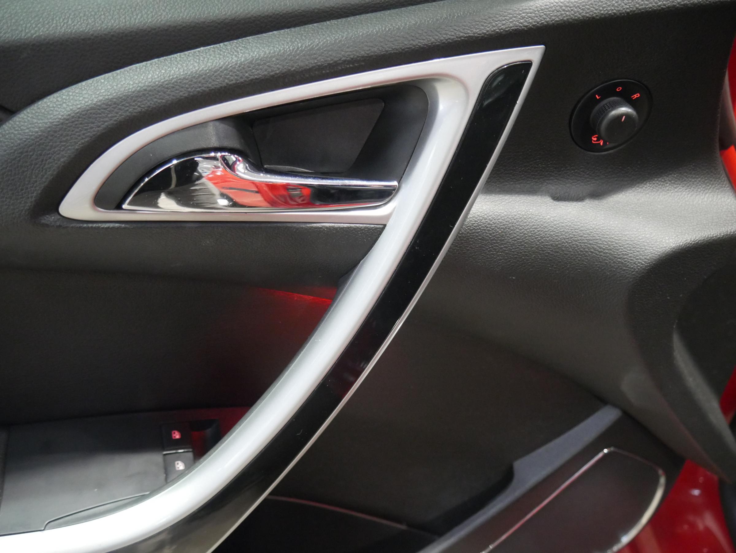 Opel Astra, 2014 - pohled č. 11