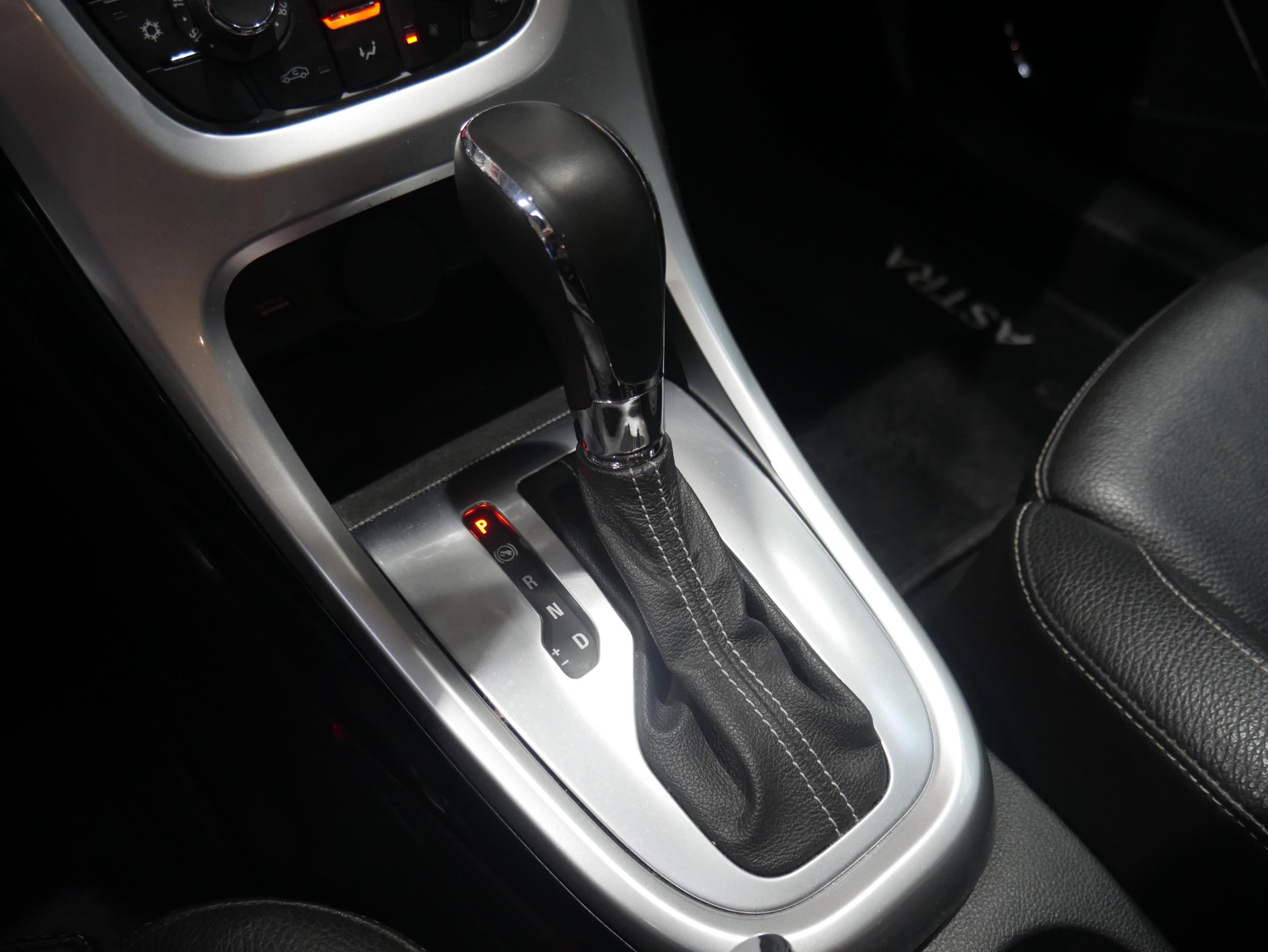 Opel Astra, 2014 - pohled č. 17