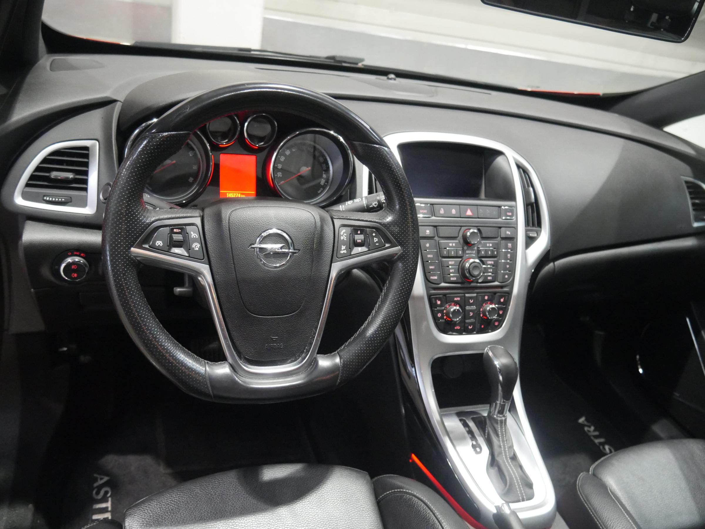 Opel Astra, 2014 - pohled č. 8