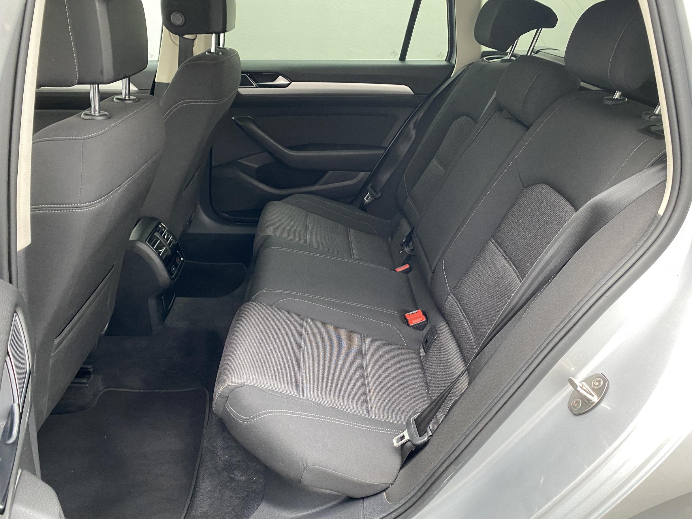 Volkswagen Passat, 2015 - pohled č. 10