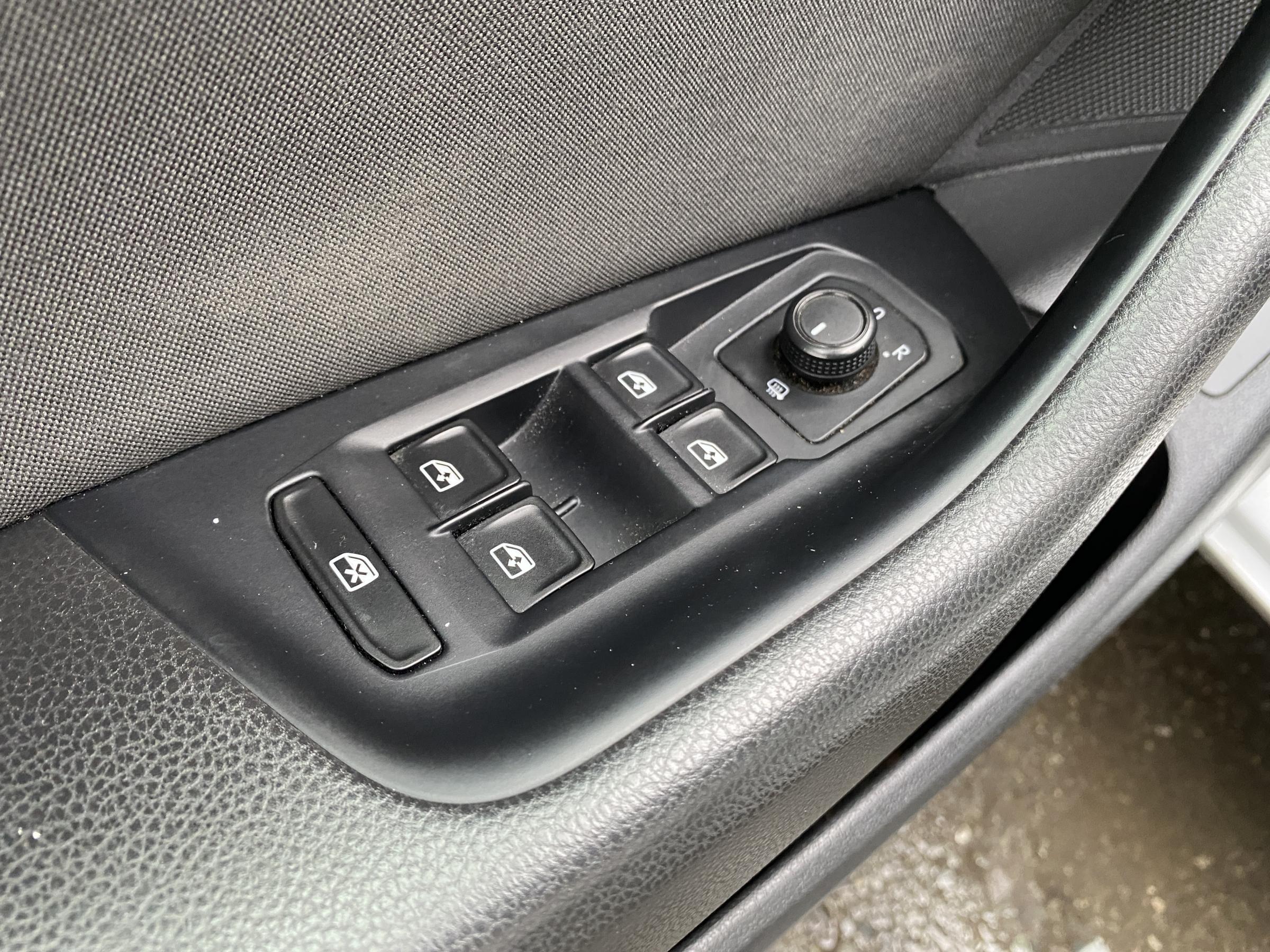 Volkswagen Passat, 2015 - pohled č. 13